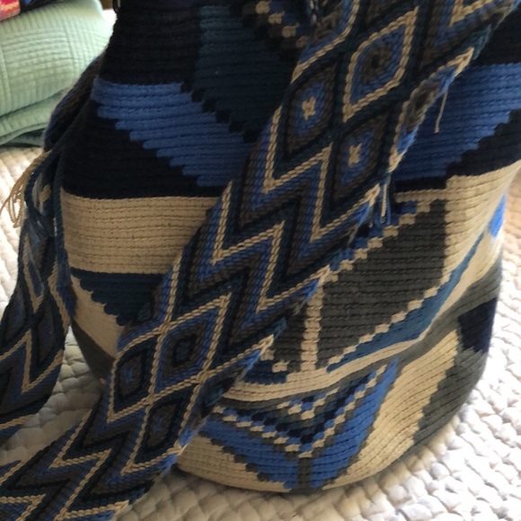 Hand Woven Cotton Crossbody Drawstring Bag - Picture 5 of 8